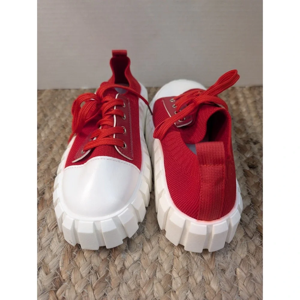 Red Flat Knitted Lace-up  Casual Walking Sneakers‎ NWOT Women's Size 39 / US 7